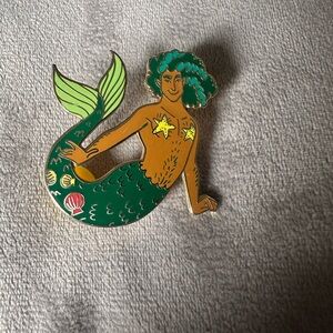 Source Unknown Mermaid Enamel Pin - Green and Gold